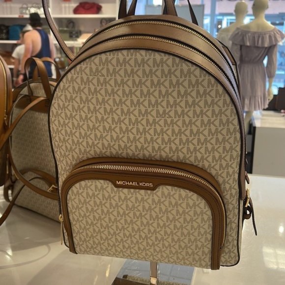 Michael Kors Handbags - Michael Kors Jaycee Large Zip Pocket Backpack Vanilla